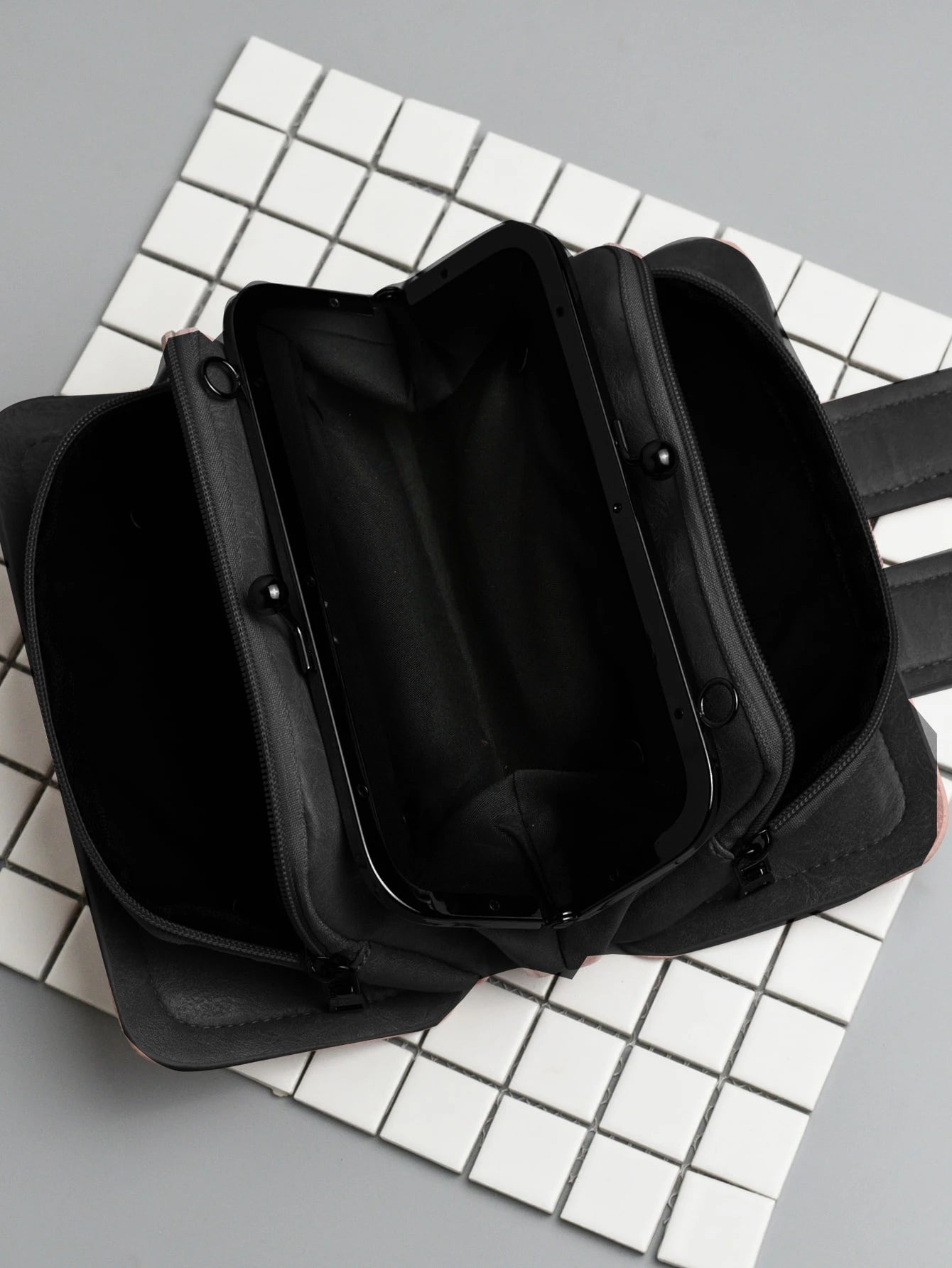 Rhinestone & Studded Decor Square Bag Gothic Style Chain Crossbody Bag, Vintage Studded Decor Square Purse, Fashion Shoulder Bag for Women, Rock Style Bag for Women, Y2K Bag, Gothic Punk Bag for Women, 2000S Fashion Style Bag for Women, Halloween Purse Perfect for Fancy Party Halloween Fashion & Gothic Fashion, Best Halloween Gifts for Women