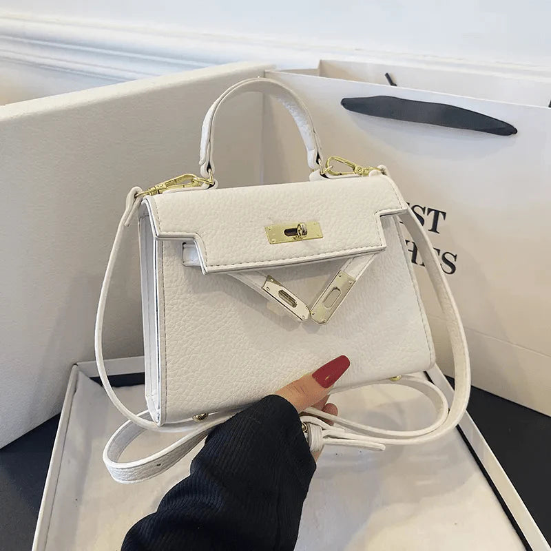 Sac À Main En Cuir Beige Avec Bandoulière Et Poignée