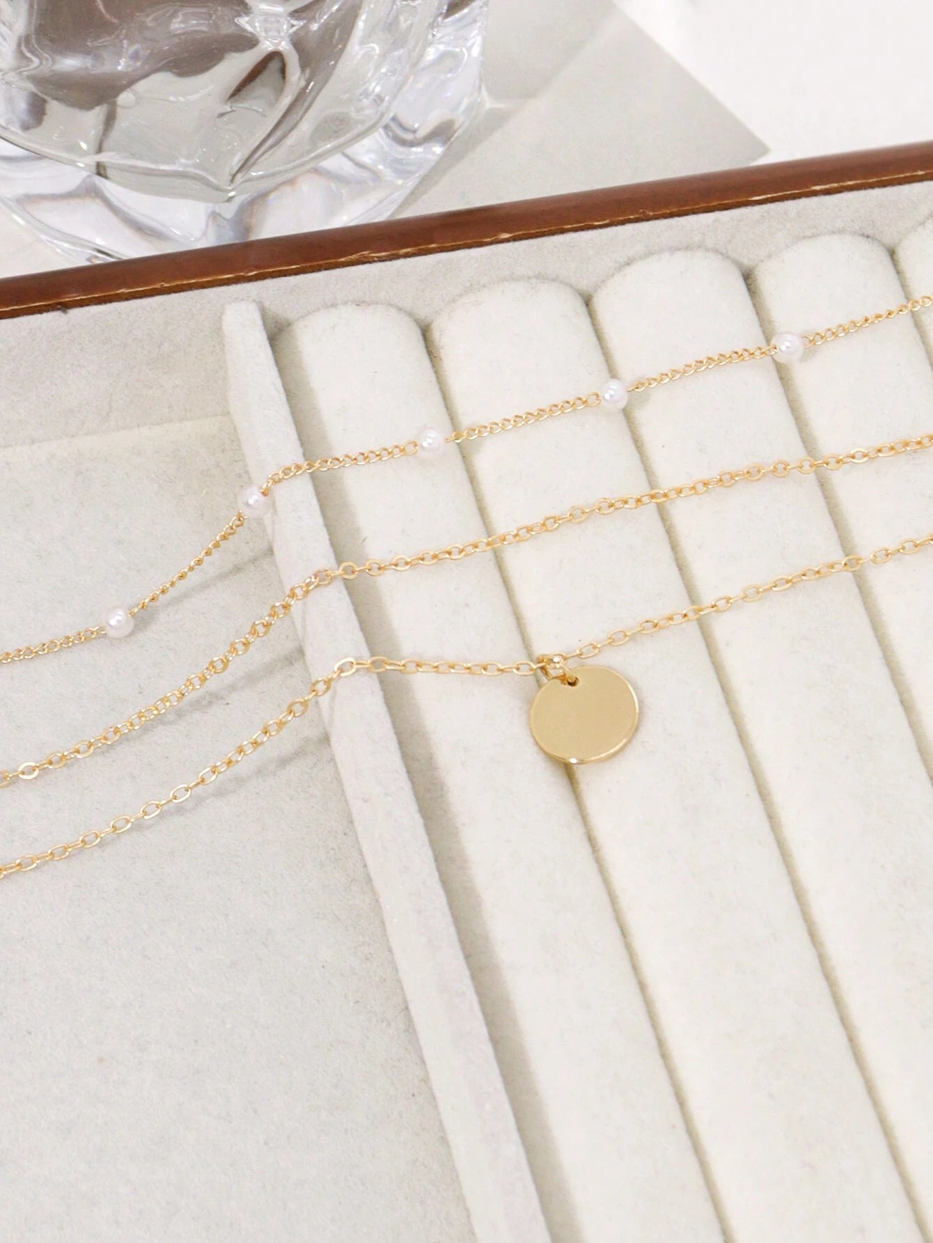 2Pcs Multi-Layer Faux Pearl round Disc Necklace (Random Pearl Quantity, Not Fixed)