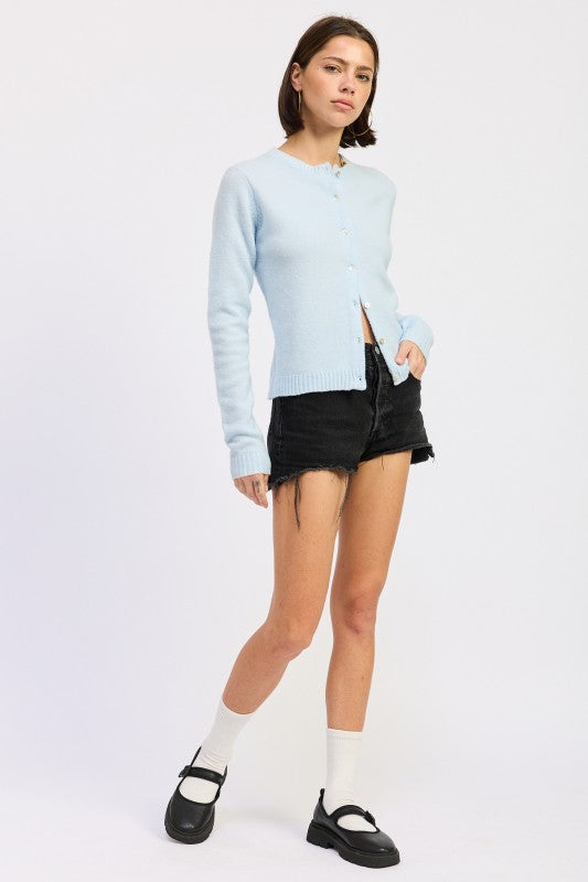FITTED BUTTON UP CARDIGAN