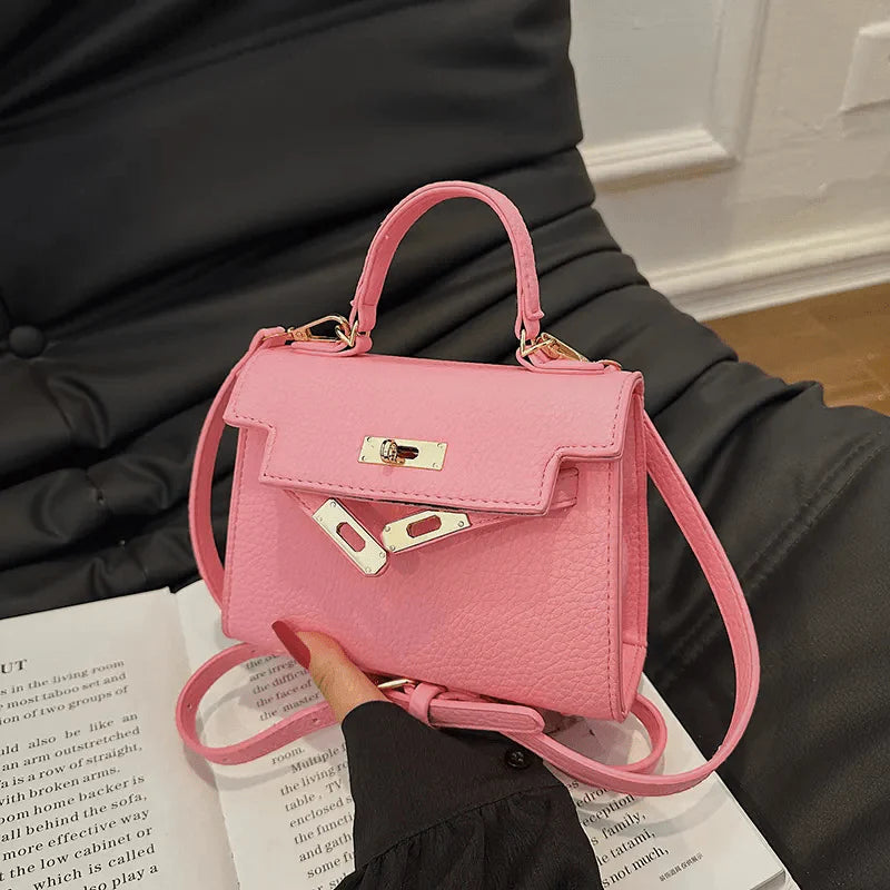Sac À Main En Cuir Beige Avec Bandoulière Et Poignée