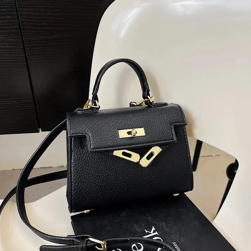 Sac À Main En Cuir Beige Avec Bandoulière Et Poignée