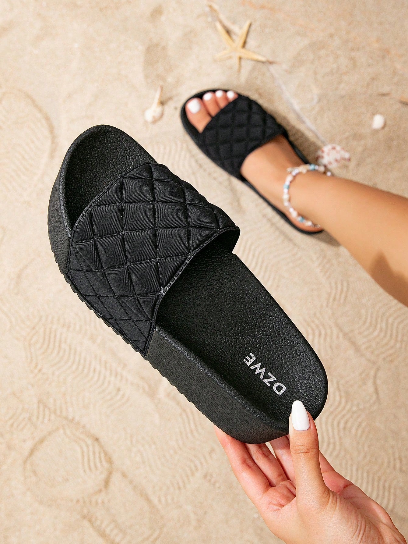 Ladies' Casual Fashionable Diamond Patterned Thick-Soled Increase High Slippers, Outdoor Beach Comfy Sandals