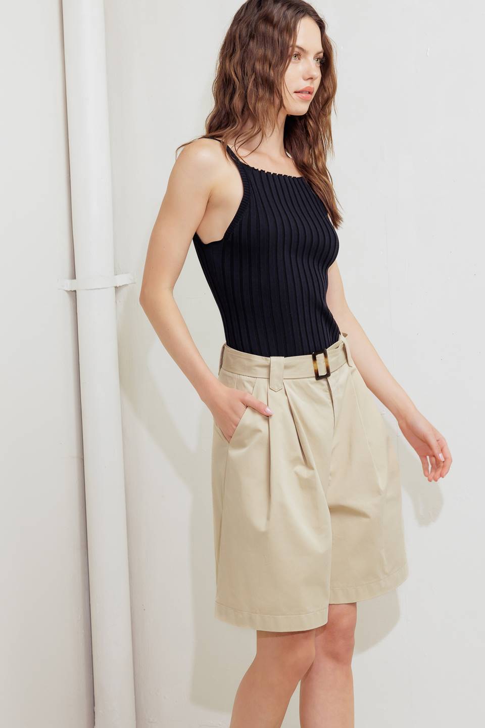 MODERN VOYAGER WOVEN BERMUDA SHORT