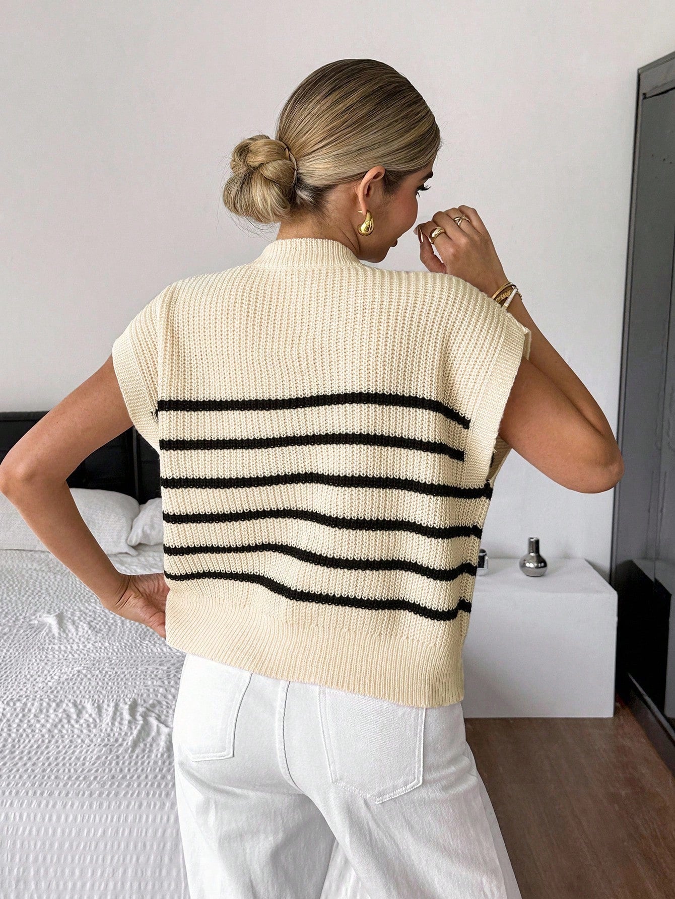 SHEIN Frenchy Women'S Striped round Neck Batwing Short Sleeve Loose Knit Top Elegant Commuter Dress Fall Women Clothe Metal Decoration Back to School Teacher Outfits for Women Summer