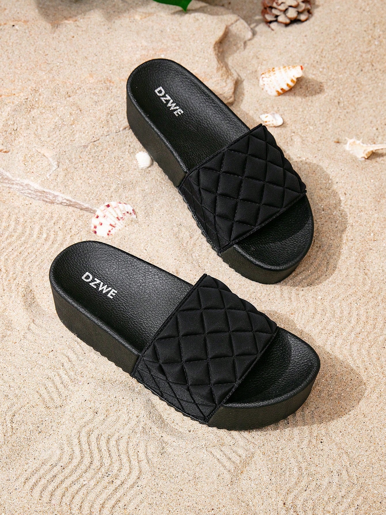 Ladies' Casual Fashionable Diamond Patterned Thick-Soled Increase High Slippers, Outdoor Beach Comfy Sandals
