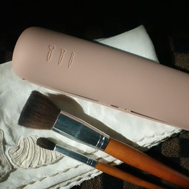 Tilley + Me Waterproof Makeup Brush Case - Travel Storage